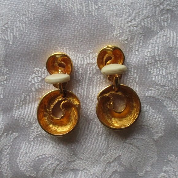 🌹🌹 CLARA STUDIOS (VINTAGE) GOLD SWIRL CIRCLE EARRINGS – CLIP-ONS 🌹🌹 NWOT - Picture 7 of 15